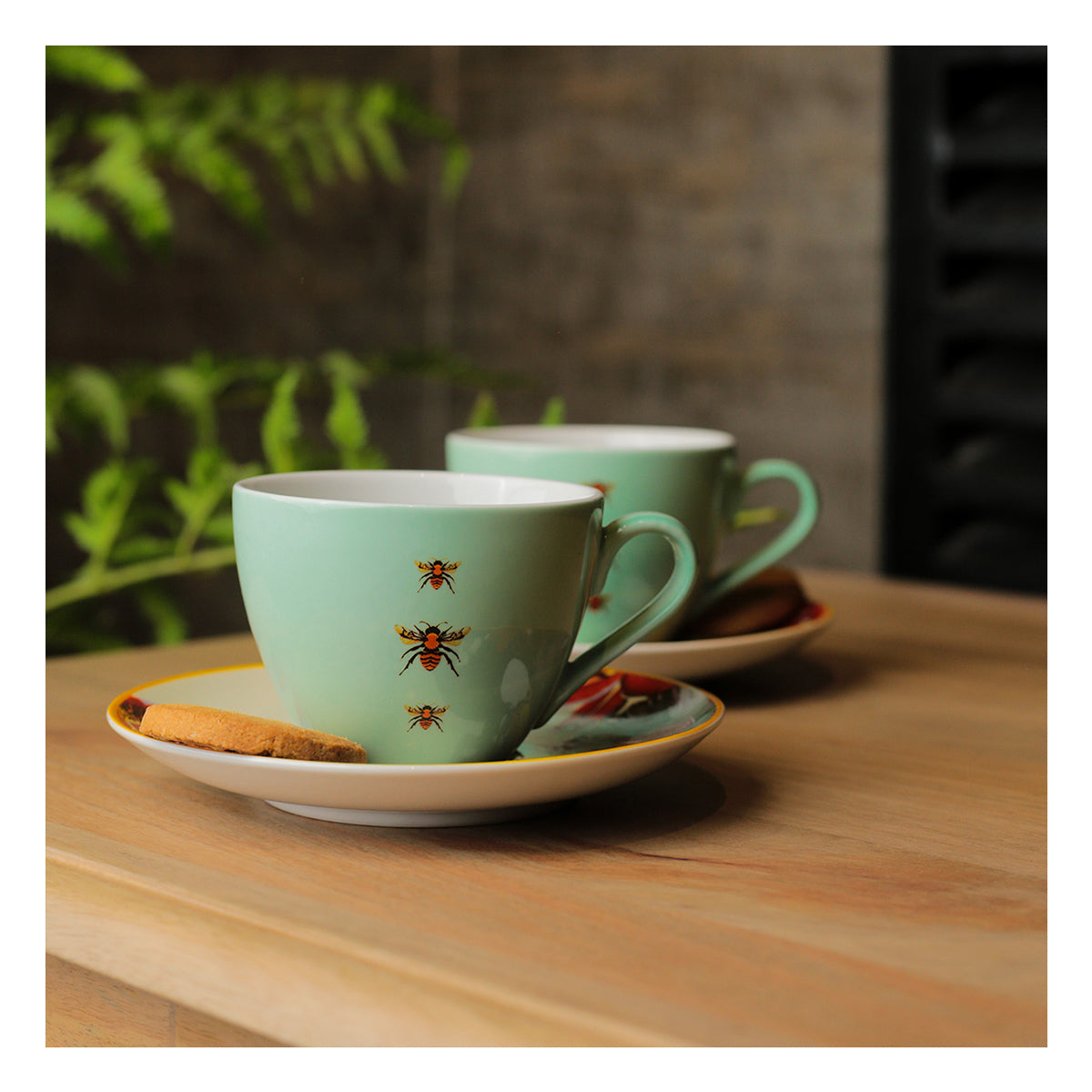 Macaw & Bee Cup & Saucer S/2