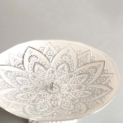 Alyona Shallow Serving Bowl With Stand