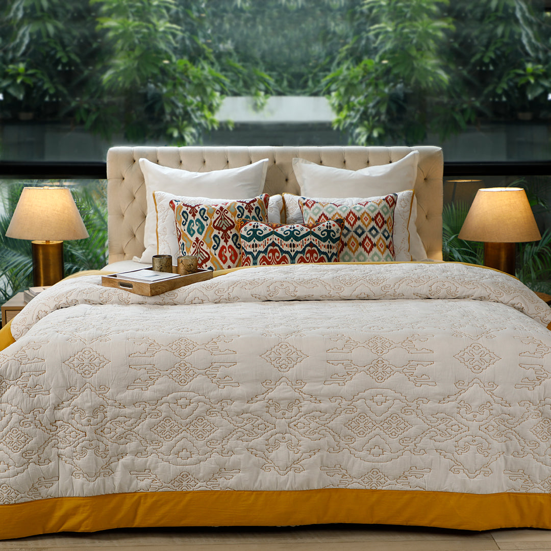 Caspian White Quilt With Sham Set