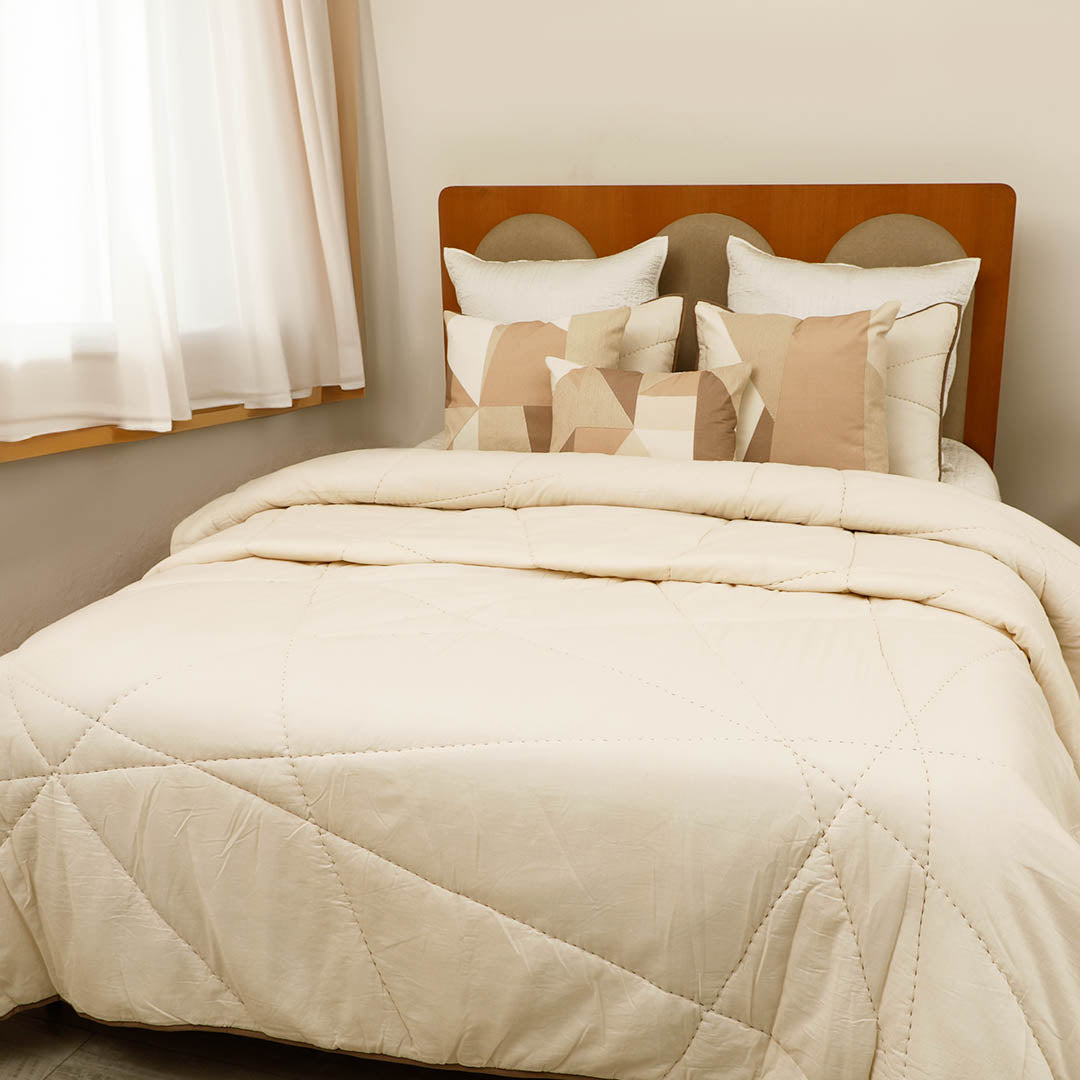 Arwen Light Beige Quilt With Sham Set