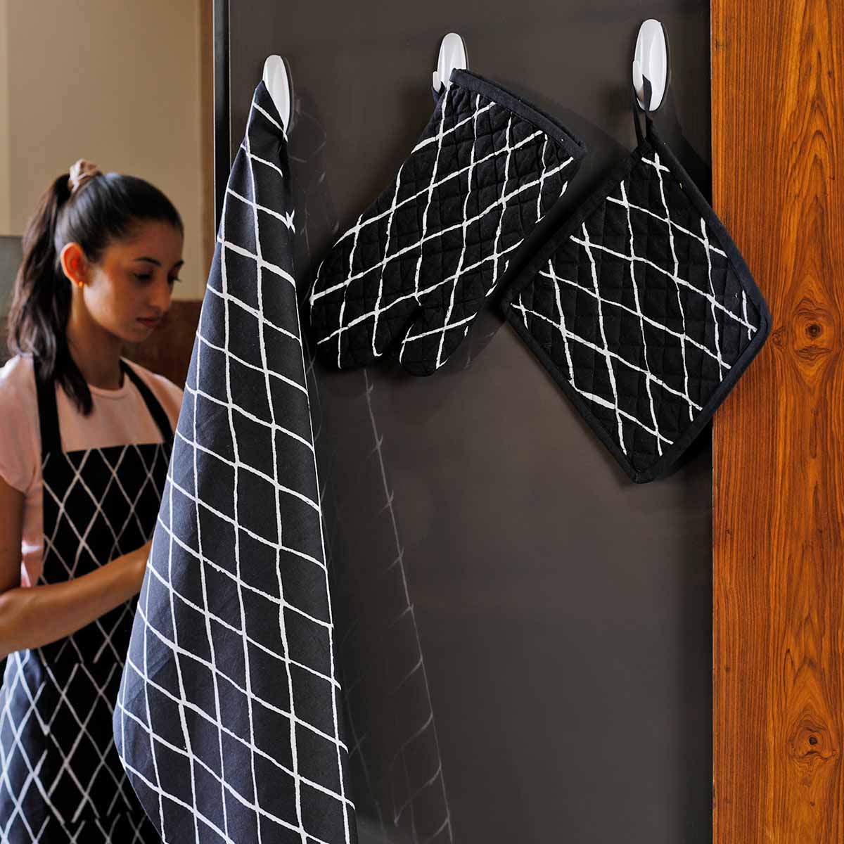 Trapunta Black & White Kitchen Towel