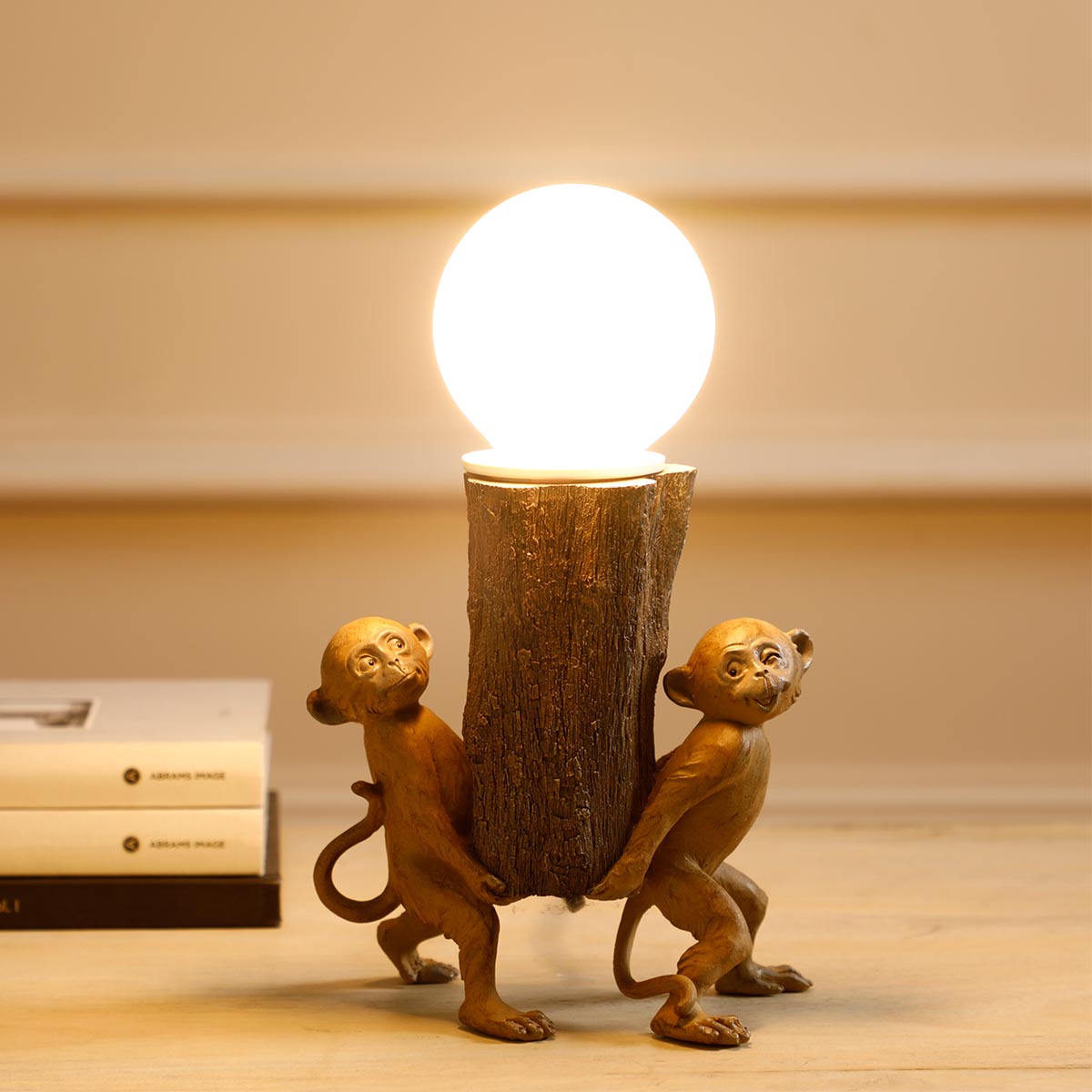 Stump Bonnet Monkeys Lamp