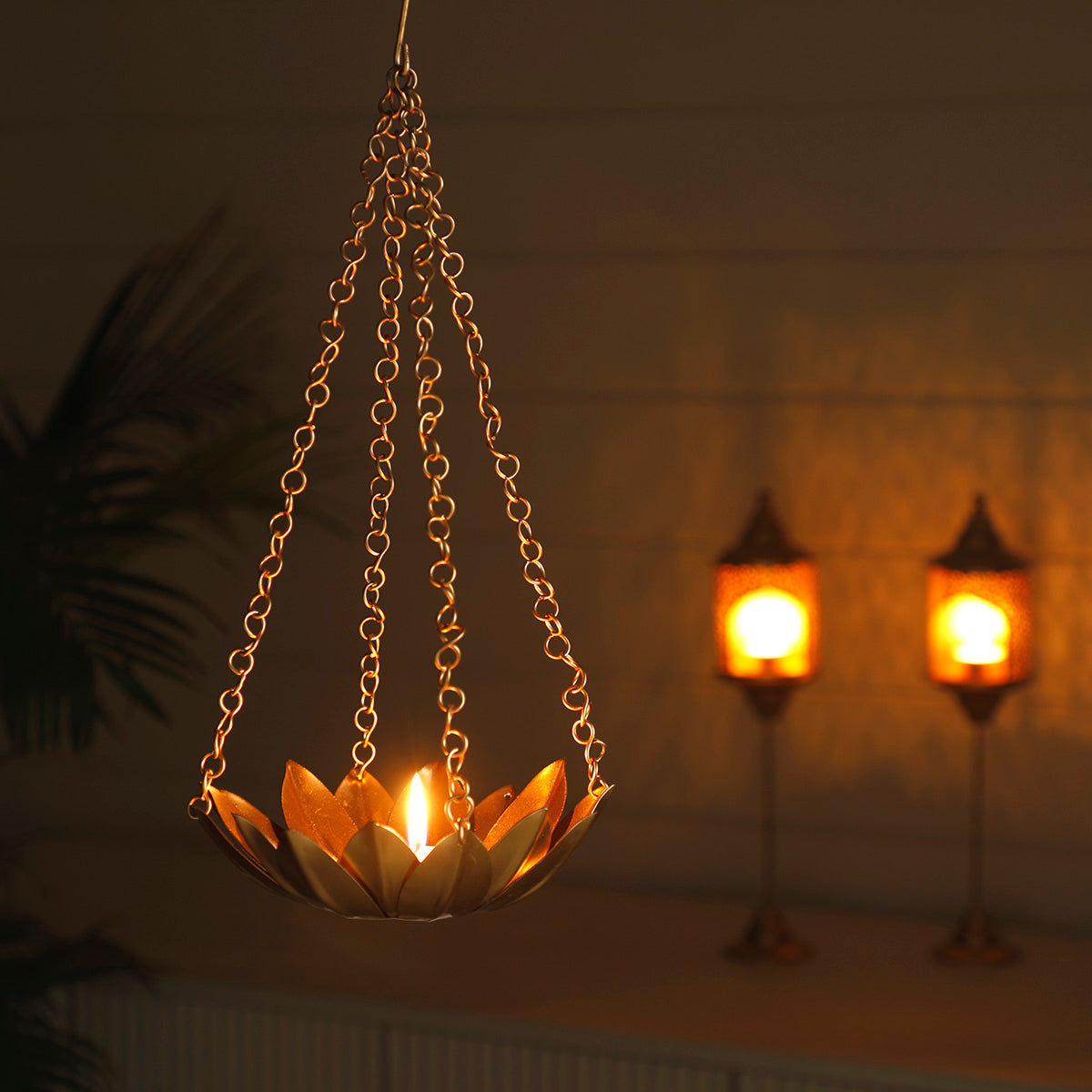 Parv Lotus Hanging T-Light Holder