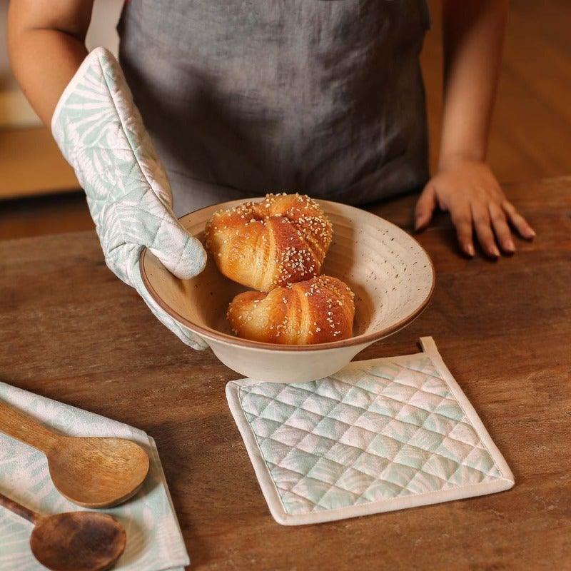 Hoja White & Green Pot Holder