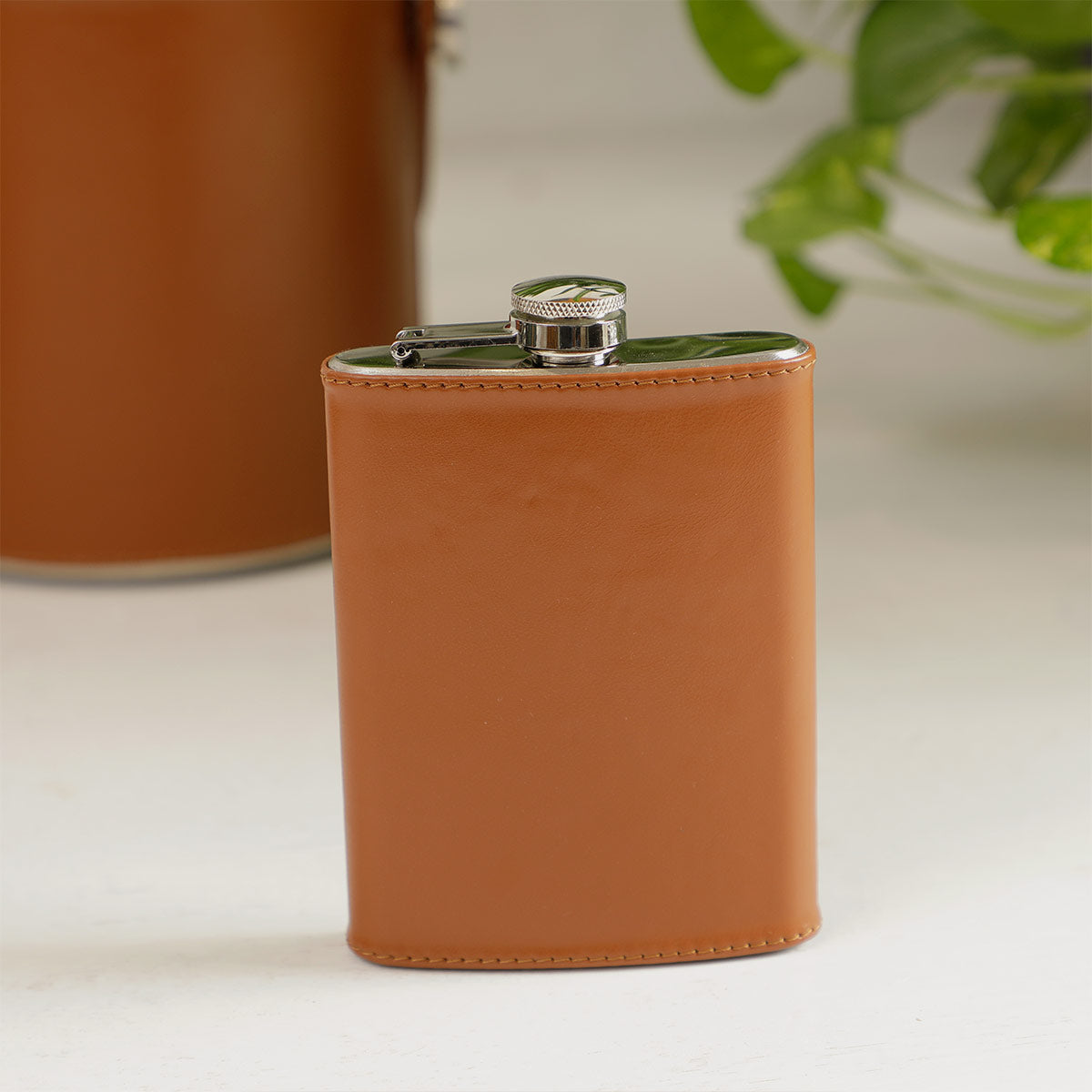 Hip Flask With Cornflake Leather Sheath